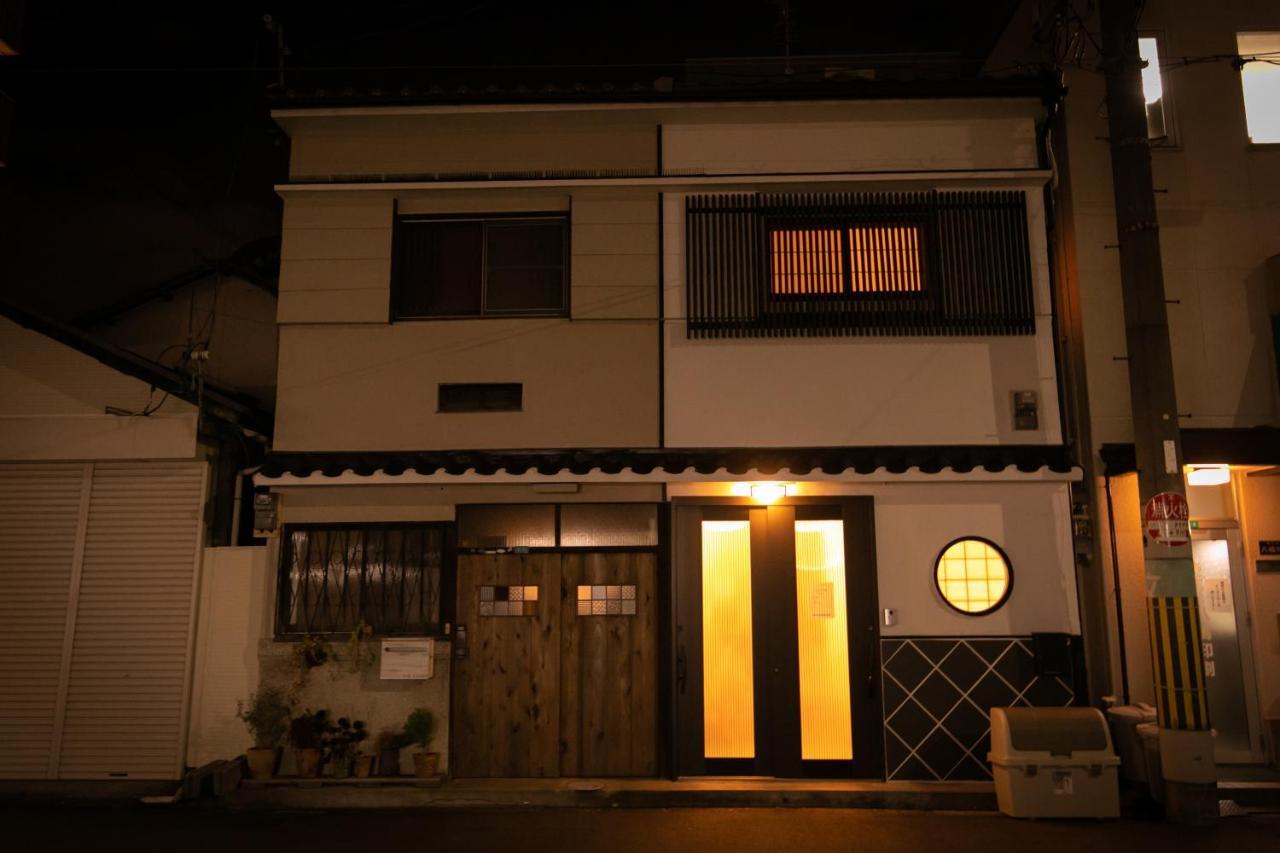 Central Osaka Bagian luar foto